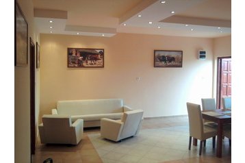 Hungrie Privát Szeged, Extérieur